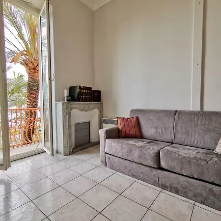 Palm Tree Promenade * Niza